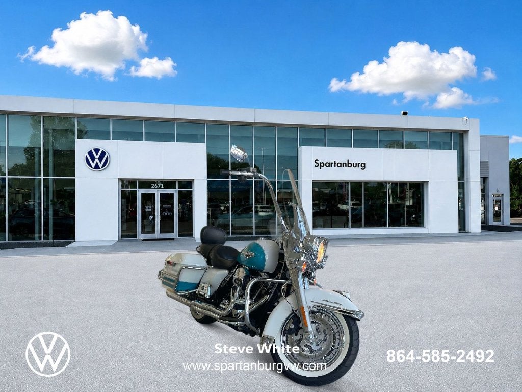 2016 Harley-Davidson ROAD KING Base — photo 1 of 24