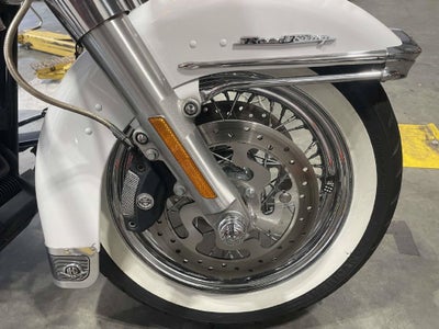 2016 Harley-Davidson ROAD KING Base