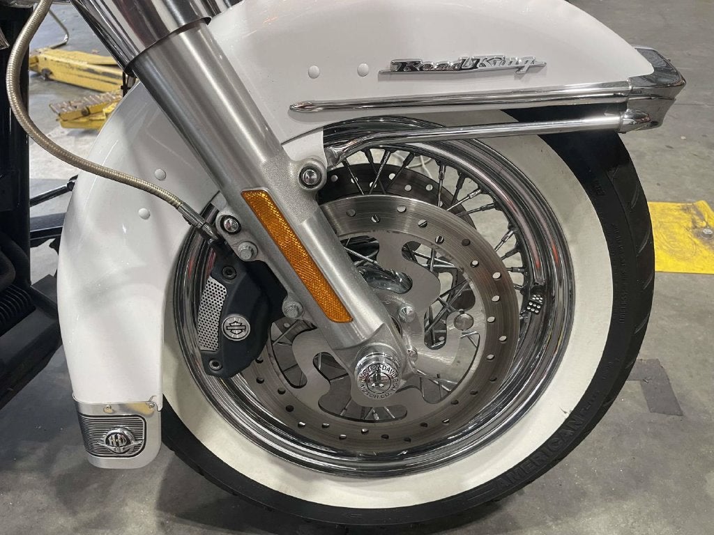 2016 Harley-Davidson ROAD KING Base