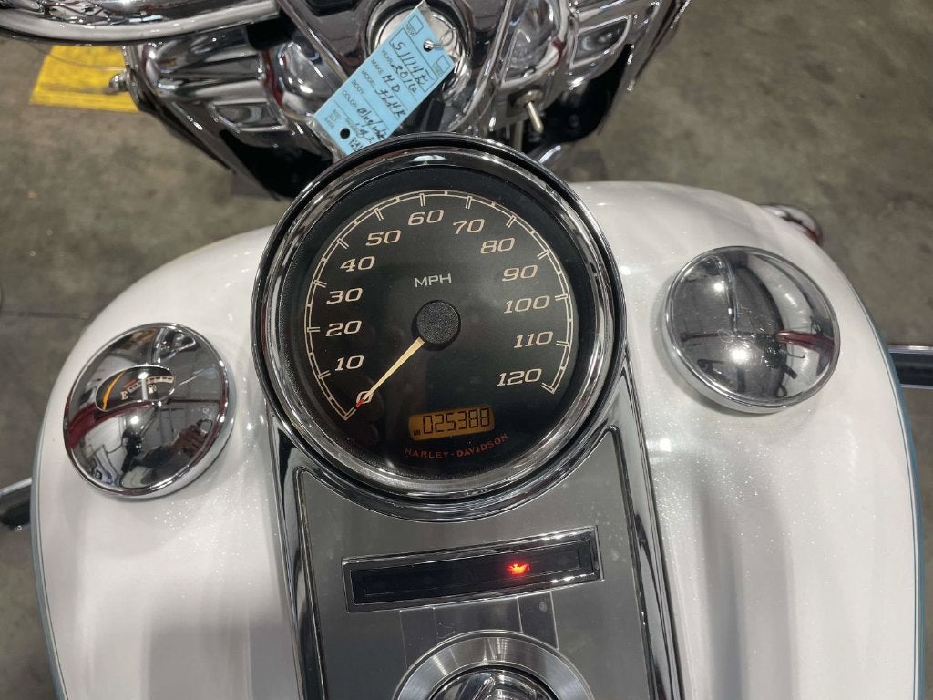 2016 Harley-Davidson ROAD KING Base