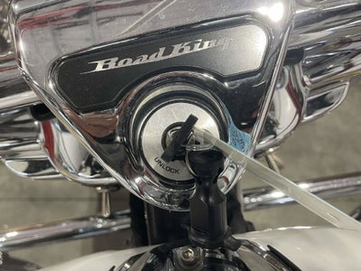 2016 Harley-Davidson ROAD KING Base