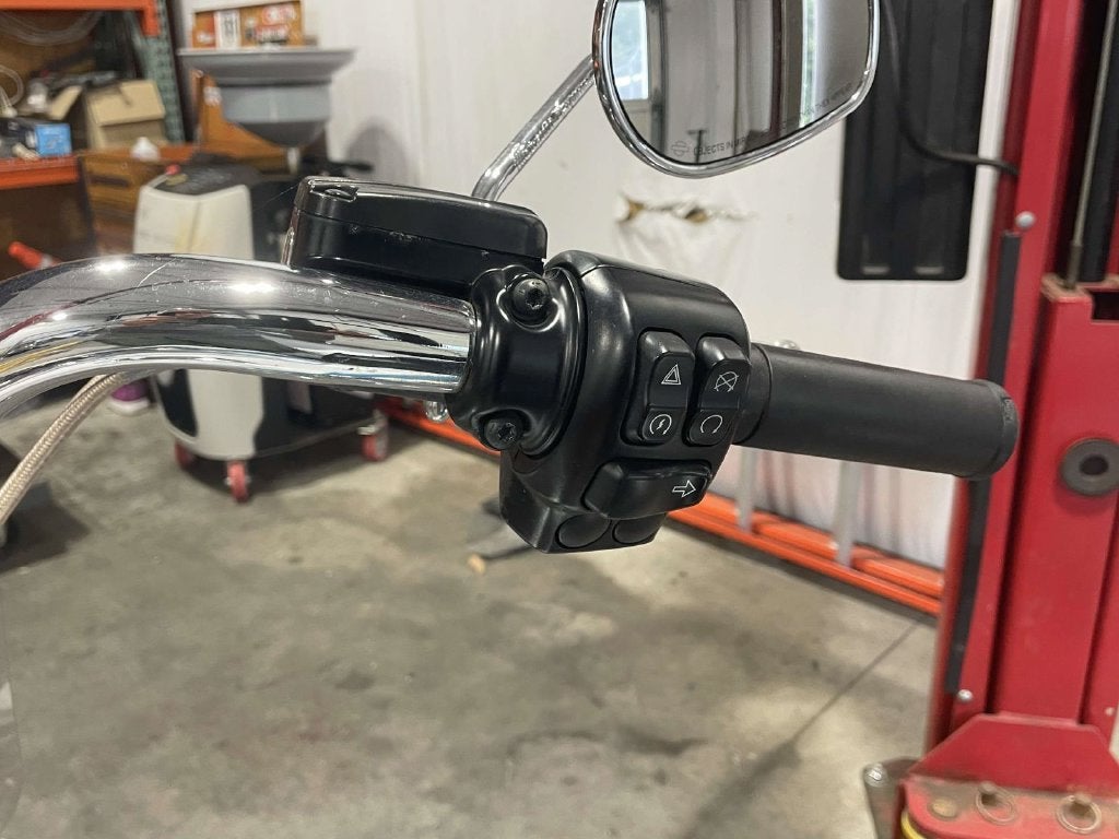 2016 Harley-Davidson ROAD KING Base