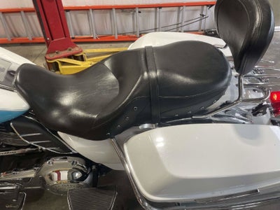2016 Harley-Davidson ROAD KING Base
