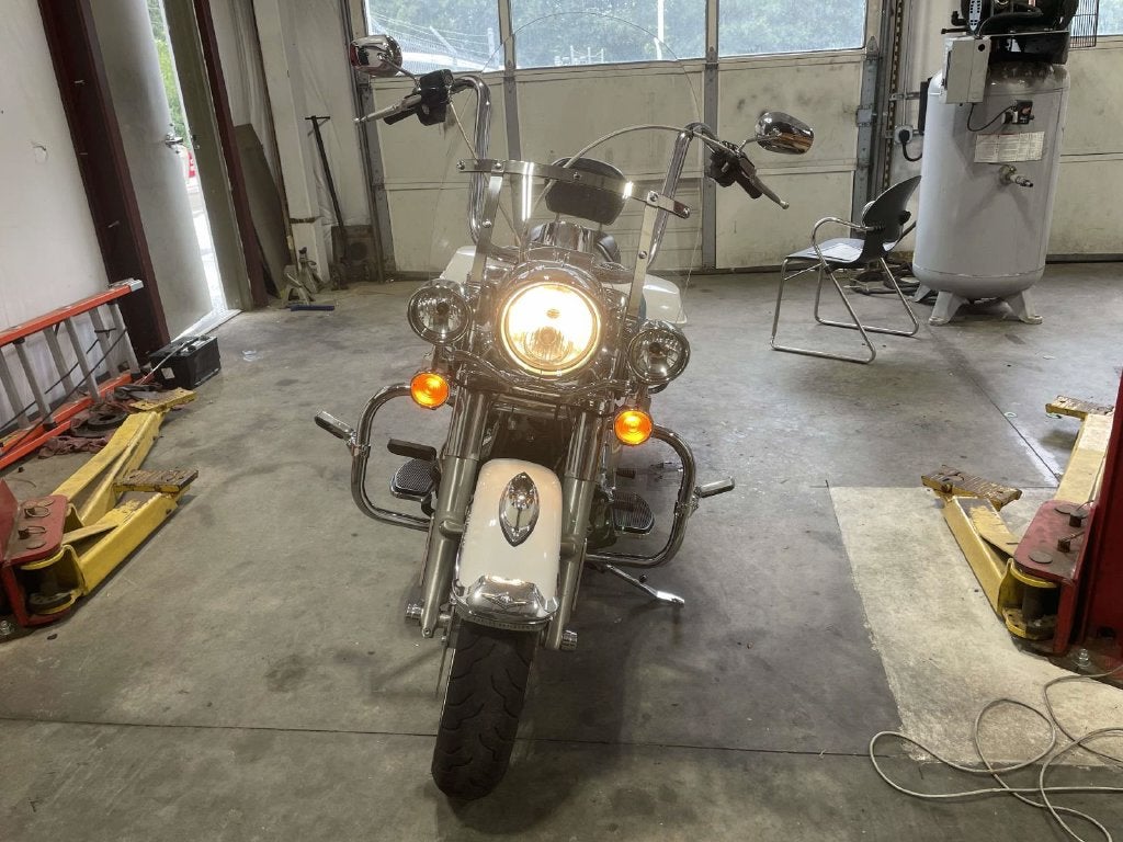 2016 Harley-Davidson ROAD KING Base