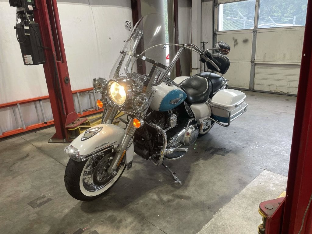 2016 Harley-Davidson ROAD KING Base