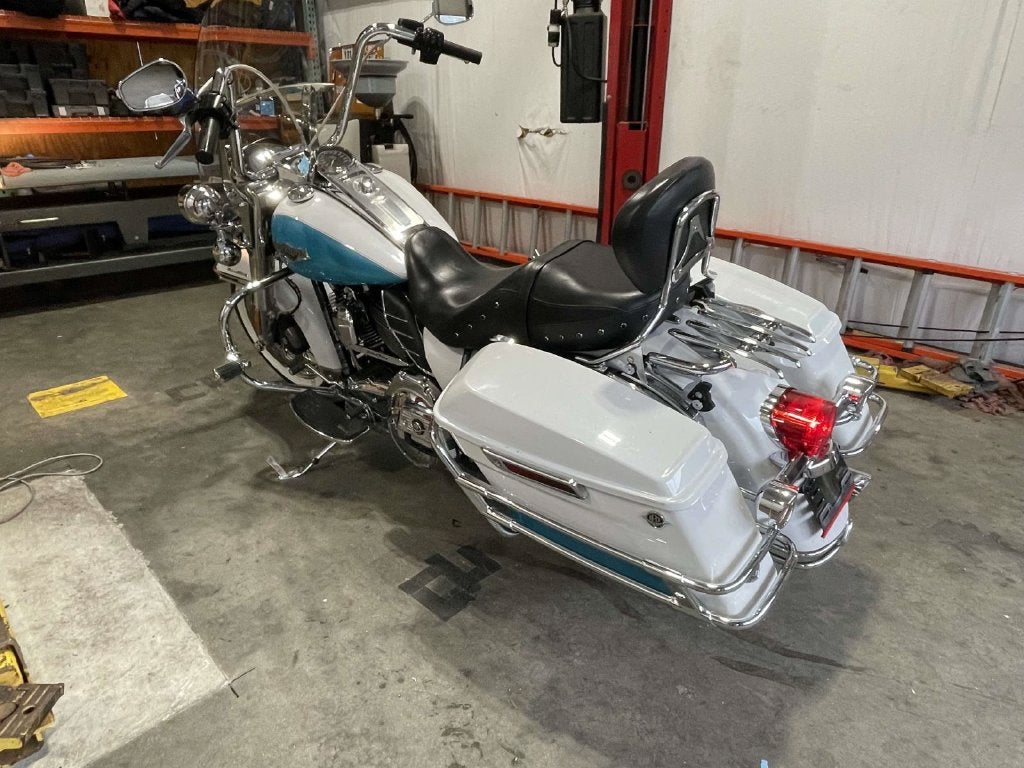 2016 Harley-Davidson ROAD KING Base