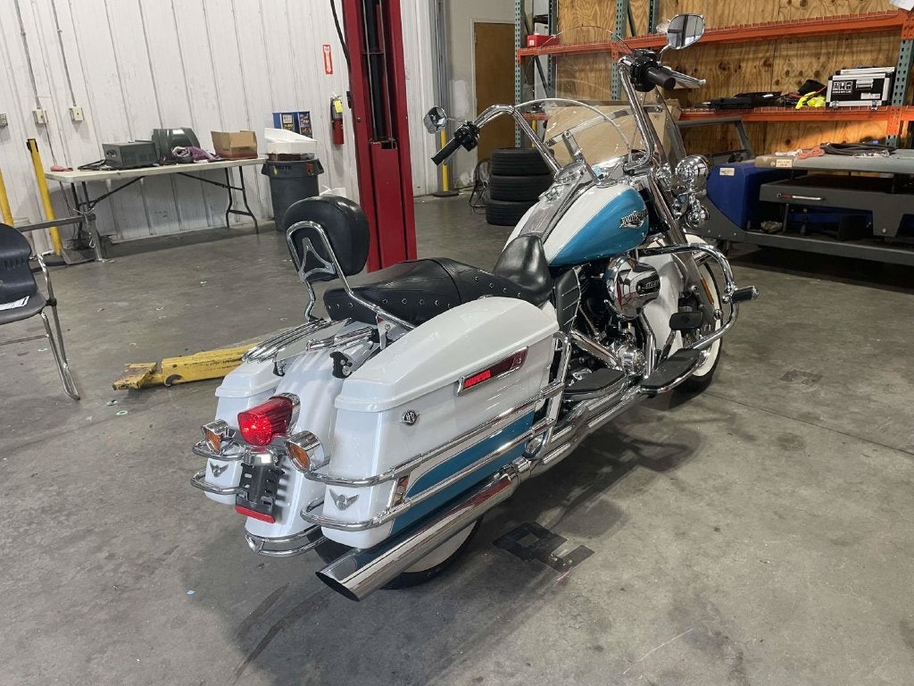 2016 Harley-Davidson ROAD KING Base