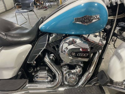 2016 Harley-Davidson ROAD KING Base