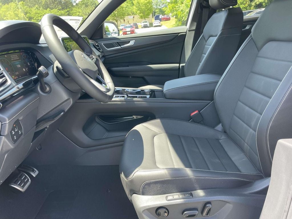2026 Volkswagen Atlas Cross Sport 2.0T SEL R-Line Black