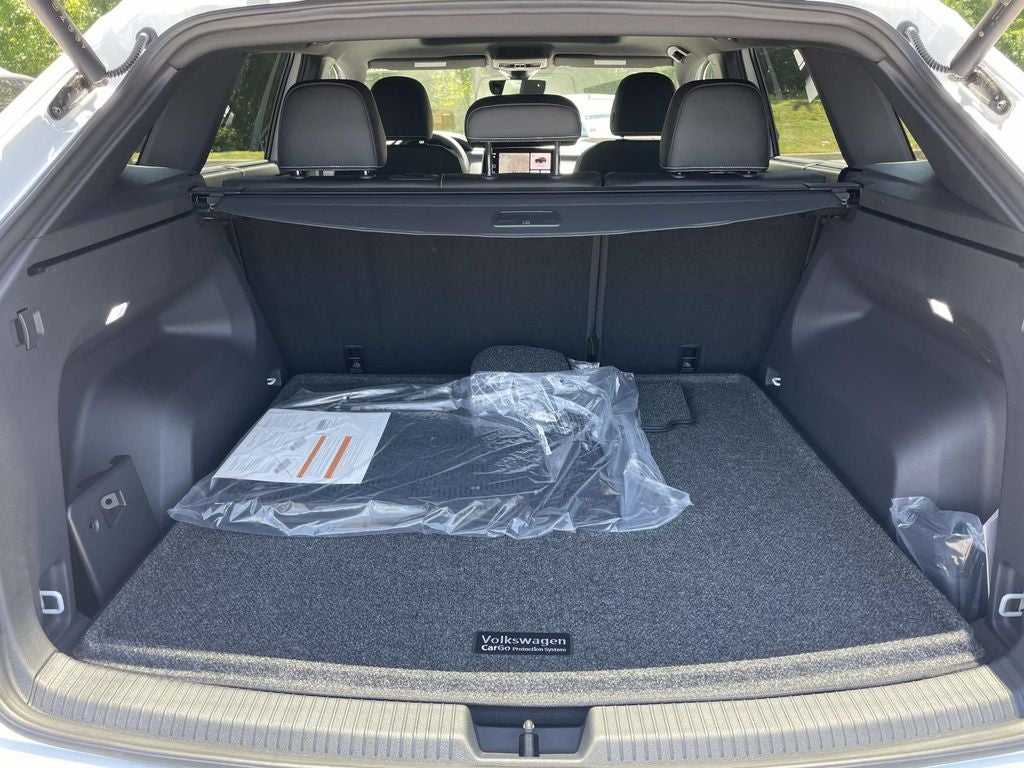 2026 Volkswagen Atlas Cross Sport 2.0T SEL R-Line Black