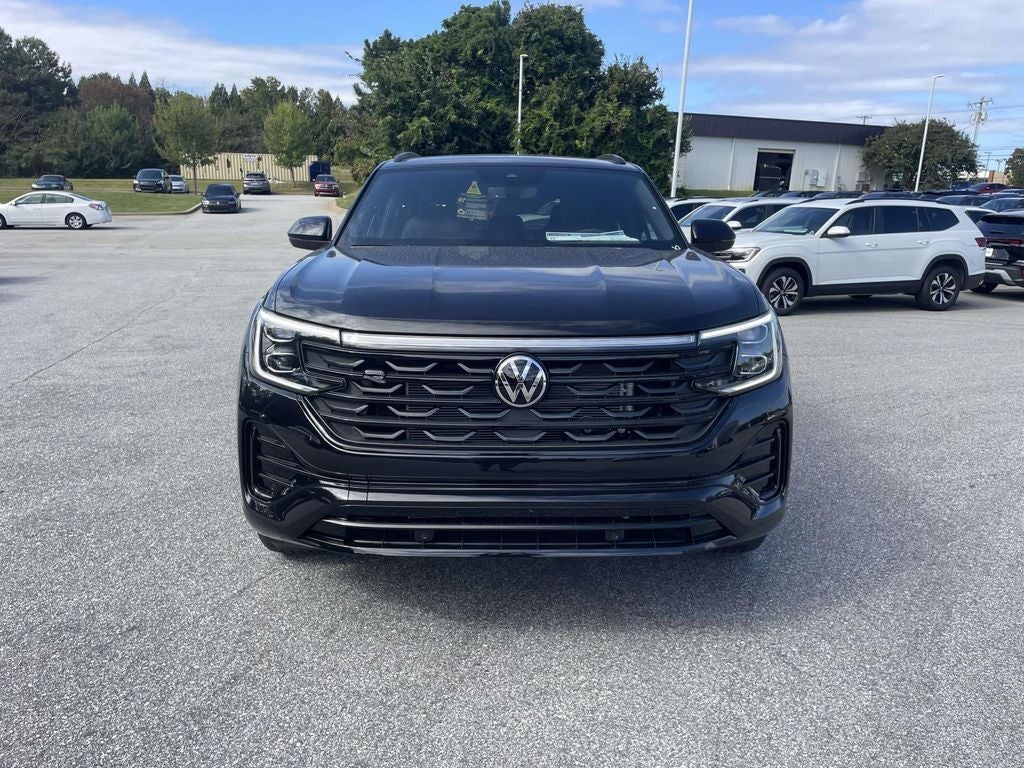 2026 Volkswagen Atlas Cross Sport 2.0T SEL R-Line Black