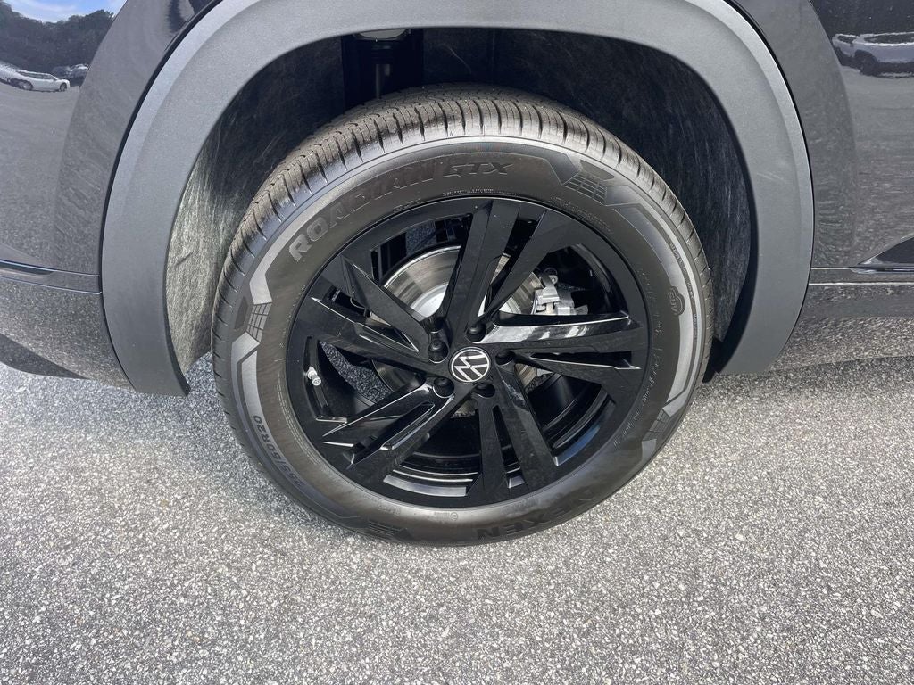 2026 Volkswagen Atlas Cross Sport 2.0T SEL R-Line Black