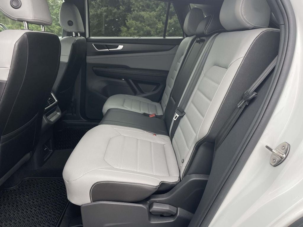 2024 Volkswagen Atlas Cross Sport 2.0T SEL R-Line