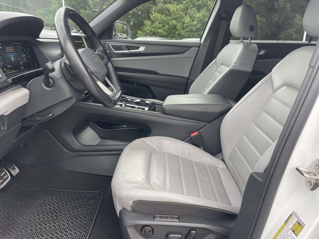 2024 Volkswagen Atlas Cross Sport 2.0T SEL R-Line