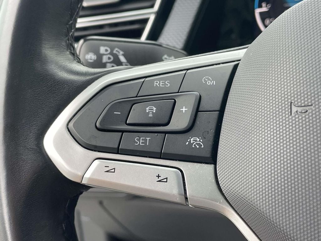 2024 Volkswagen Atlas Cross Sport 2.0T SEL R-Line