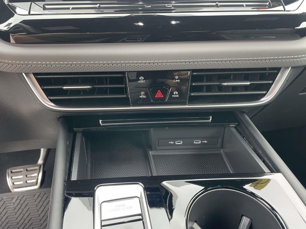 2024 Volkswagen Atlas Cross Sport 2.0T SEL R-Line