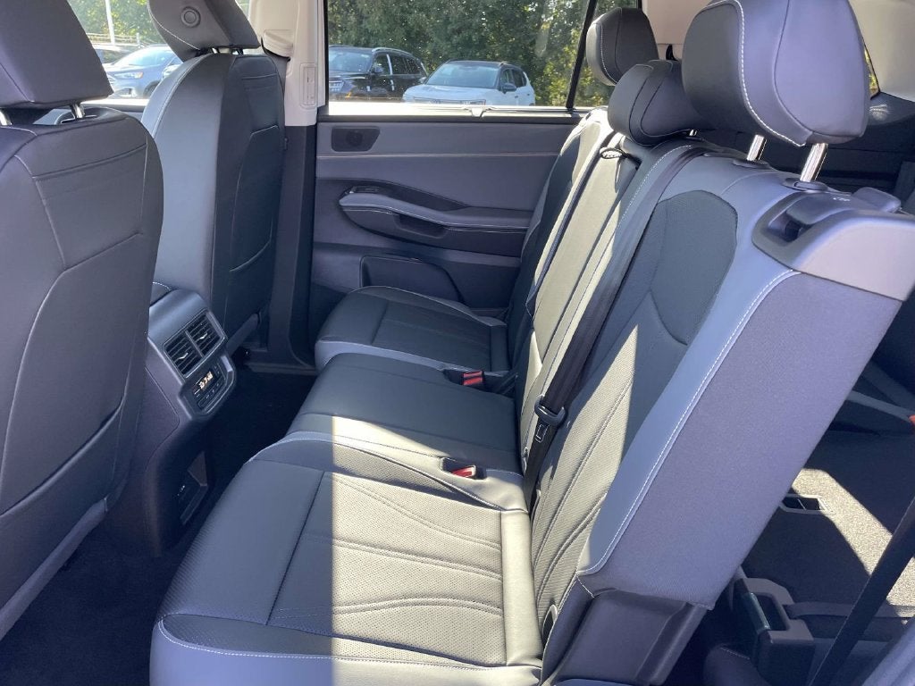 2027 Volkswagen Atlas 2.0T SE