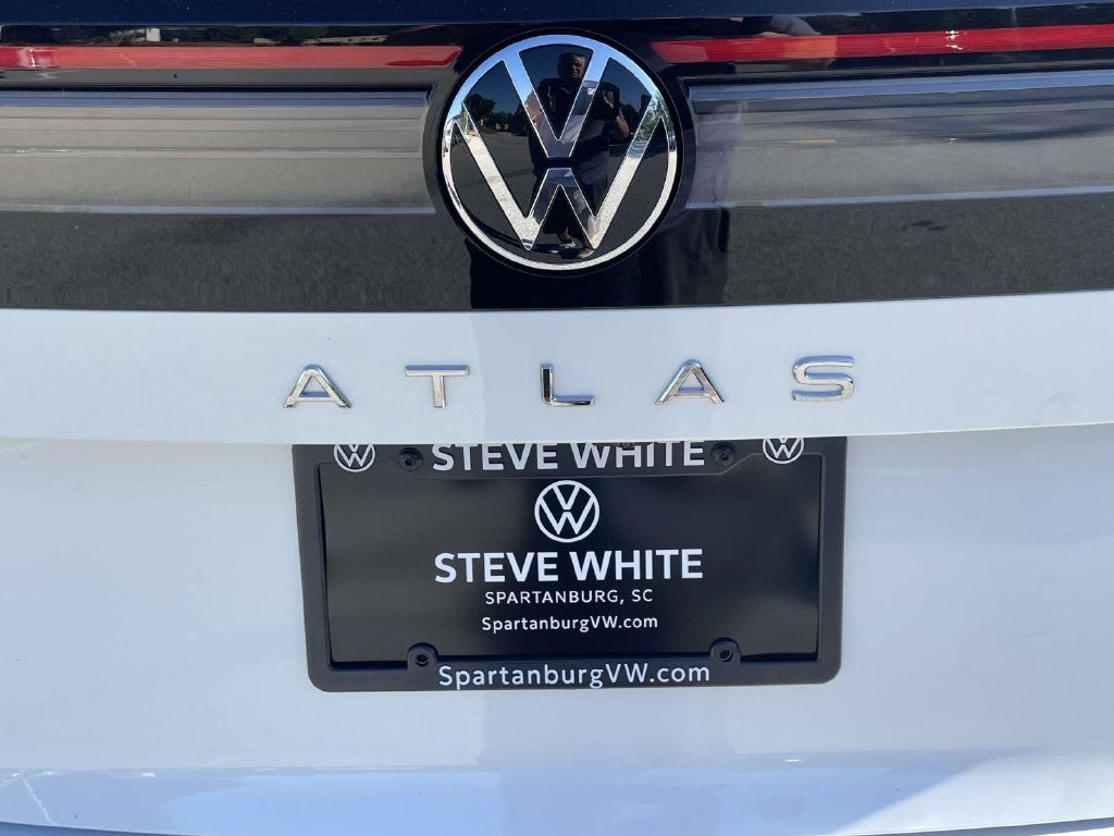 2027 Volkswagen Atlas 2.0T SE