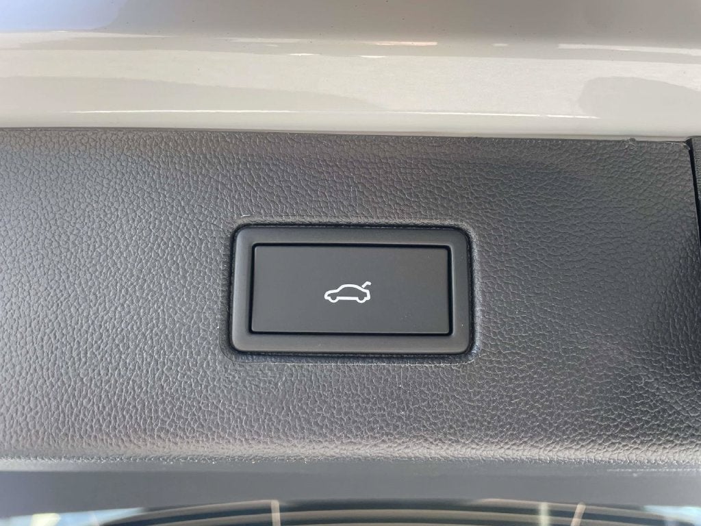 2027 Volkswagen Atlas 2.0T SE