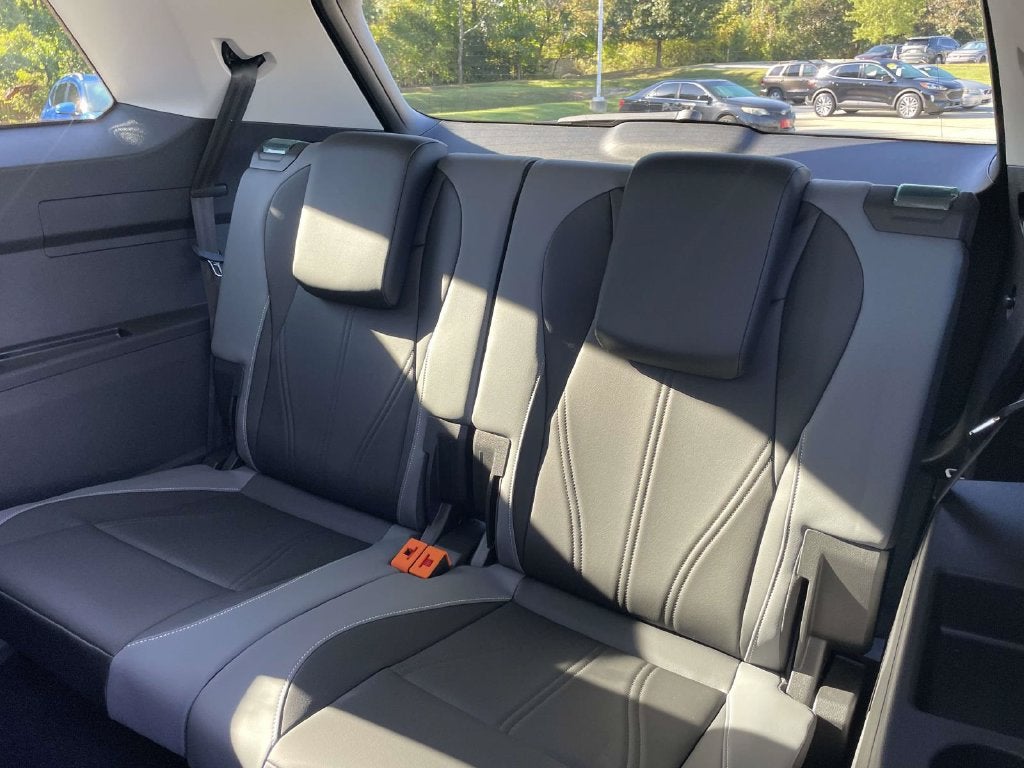2027 Volkswagen Atlas 2.0T SE