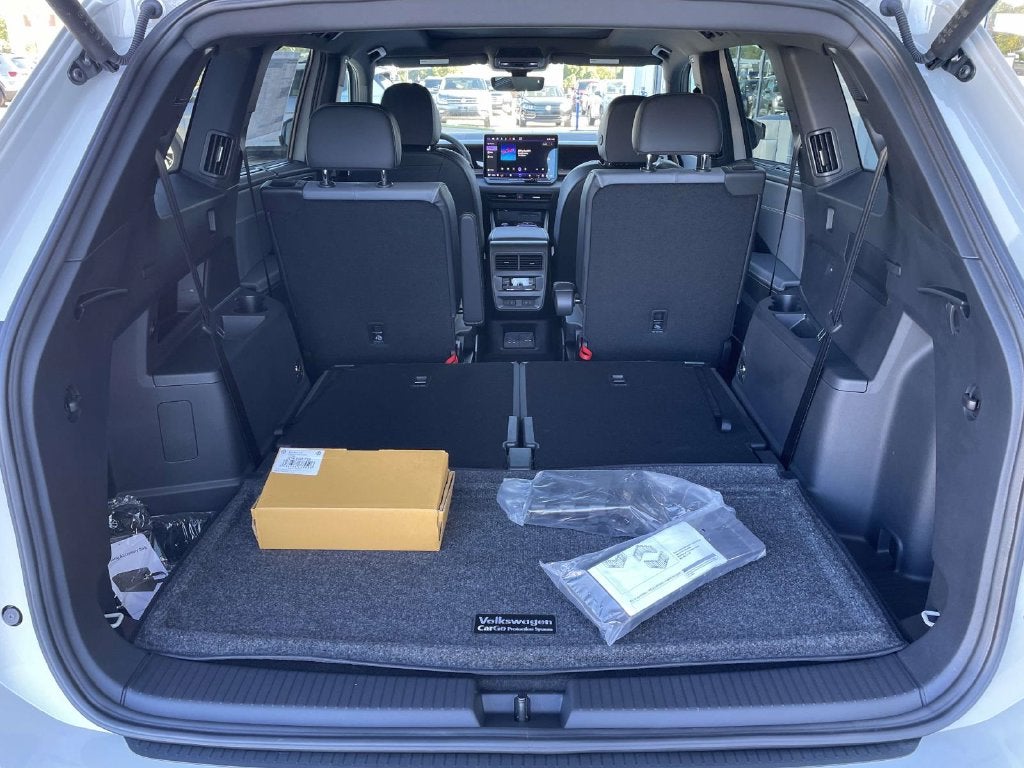 2027 Volkswagen Atlas SEL Premium R-Line