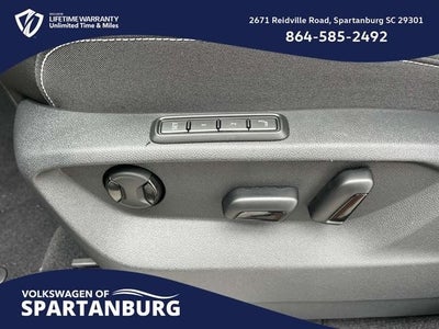 2026 Volkswagen Atlas Cross Sport 2.0T SEL Premium R-Line