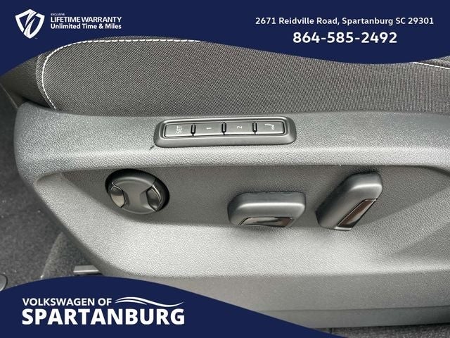 2026 Volkswagen Atlas Cross Sport 2.0T SEL Premium R-Line