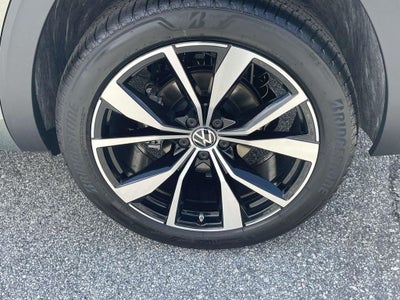 2026 Volkswagen Atlas Cross Sport 2.0T SEL Premium R-Line