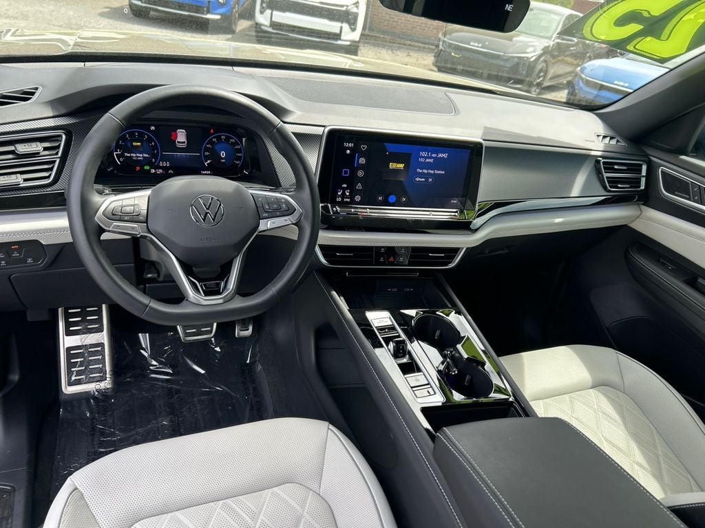 2025 Volkswagen Atlas Cross Sport 2.0T SEL Premium R-Line