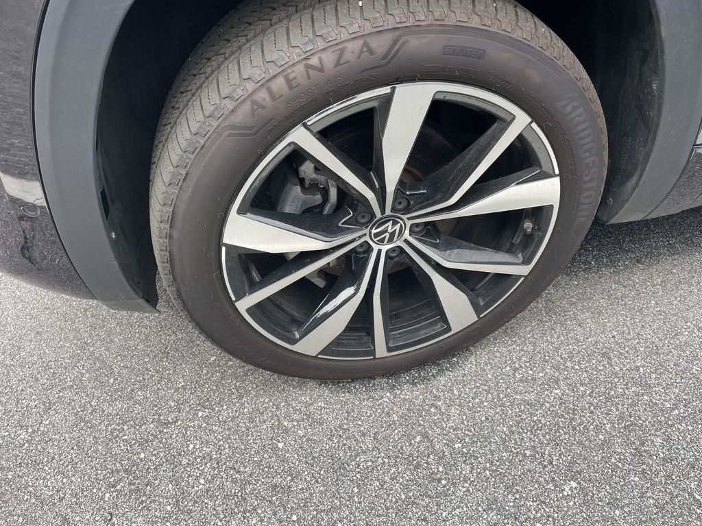 2025 Volkswagen Atlas Cross Sport 2.0T SEL Premium R-Line