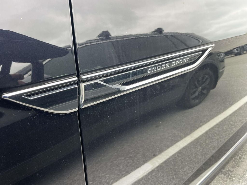 2025 Volkswagen Atlas Cross Sport 2.0T SEL Premium R-Line