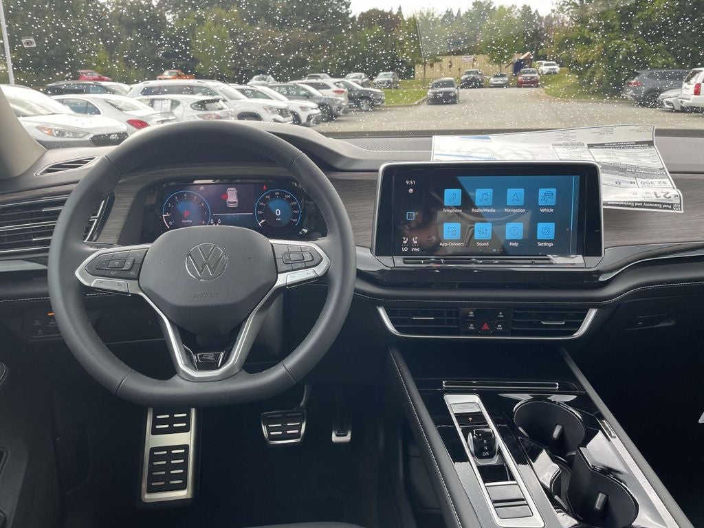 2026 Volkswagen Atlas 2.0T SEL Premium R-Line