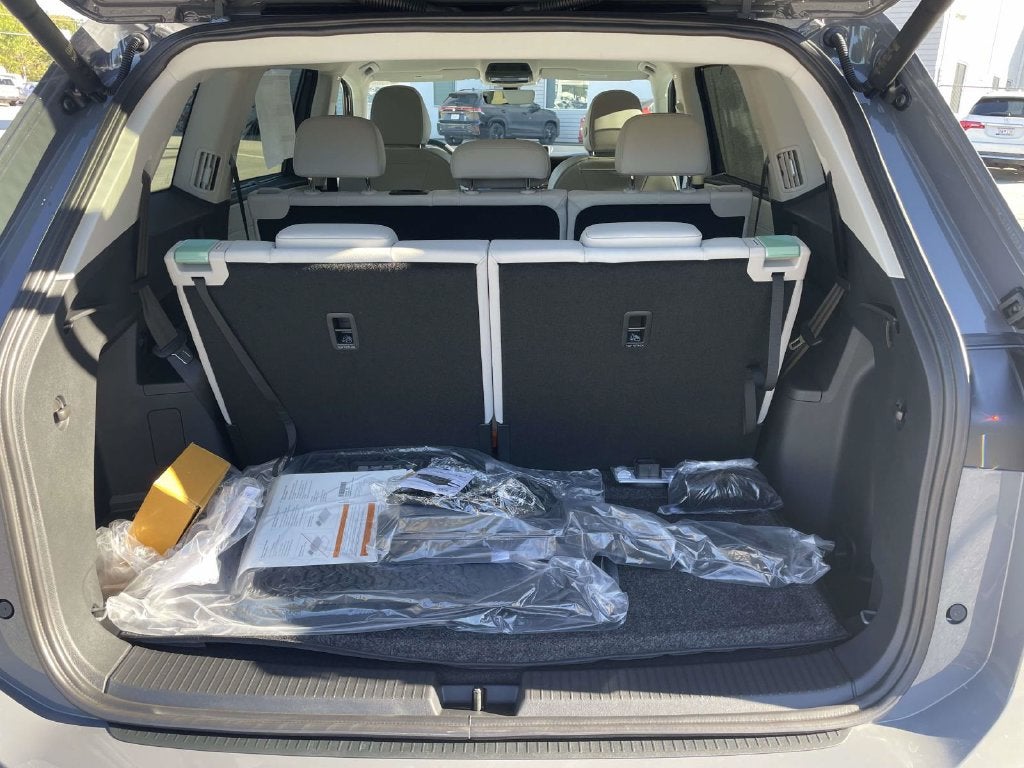 2027 Volkswagen Atlas 2.0T SE w/ Technology