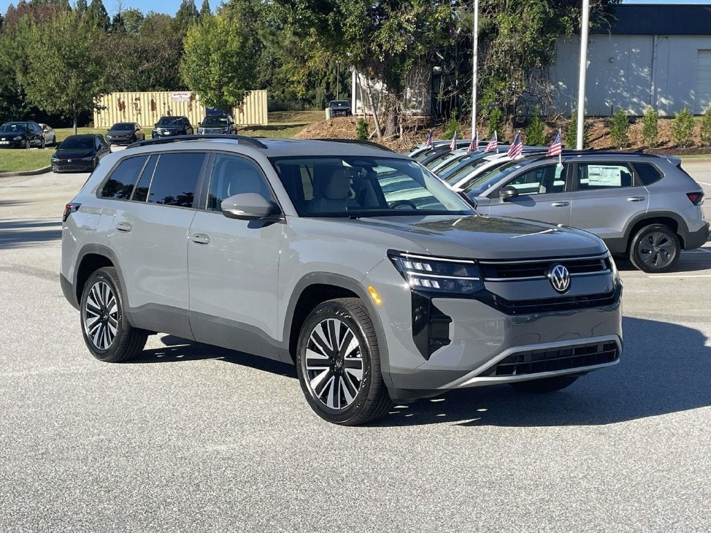2027 Volkswagen Atlas 2.0T SE w/ Technology