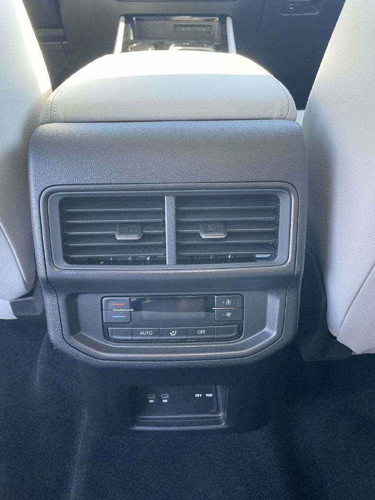 2027 Volkswagen Atlas 2.0T SE w/ Technology