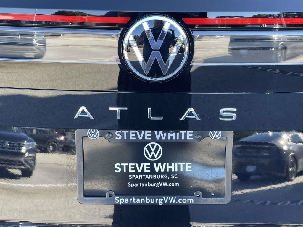 2027 Volkswagen Atlas 2.0T SE w/ Technology