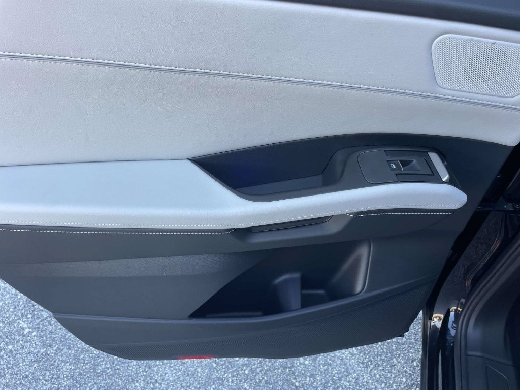 2027 Volkswagen Atlas 2.0T SE w/ Technology