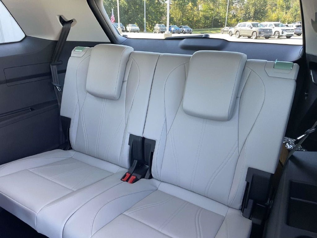 2027 Volkswagen Atlas 2.0T SE w/ Technology
