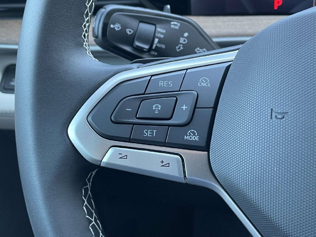 2027 Volkswagen Atlas 2.0T SE w/ Technology