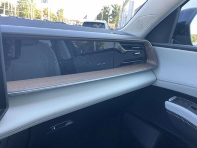 2027 Volkswagen Atlas 2.0T SE w/ Technology