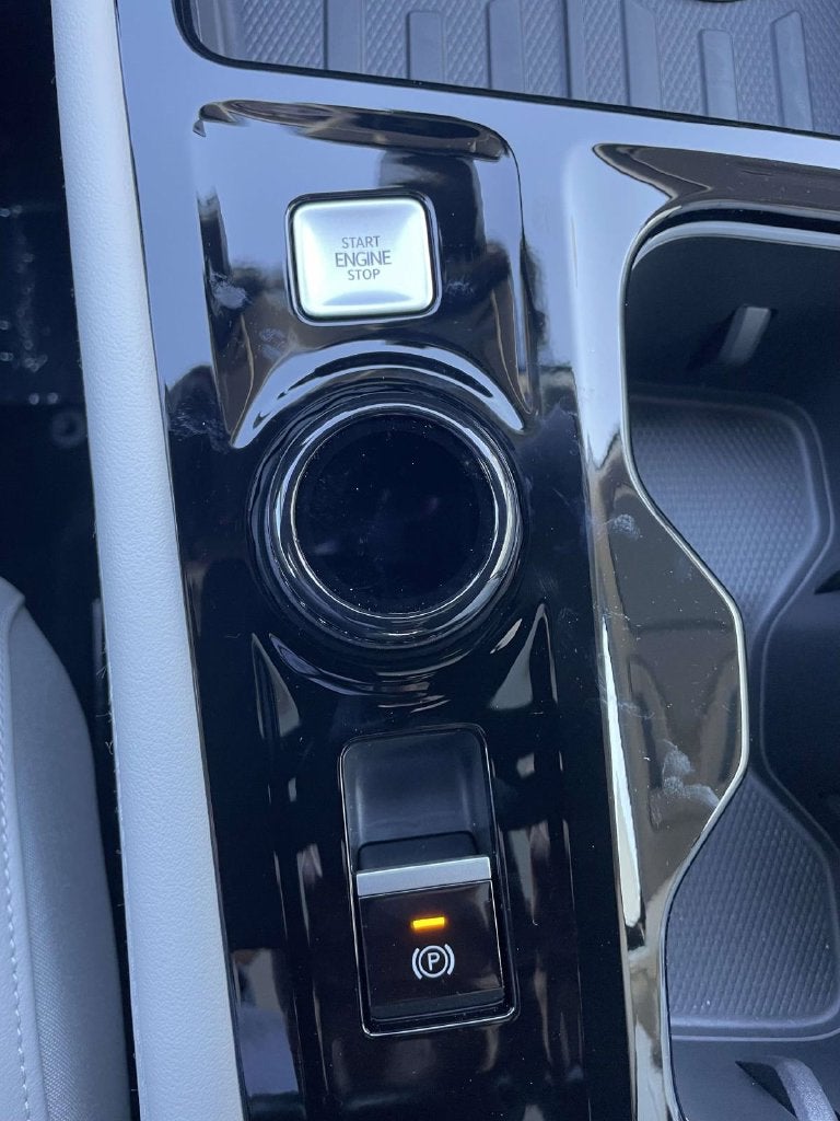 2027 Volkswagen Atlas 2.0T SE w/ Technology