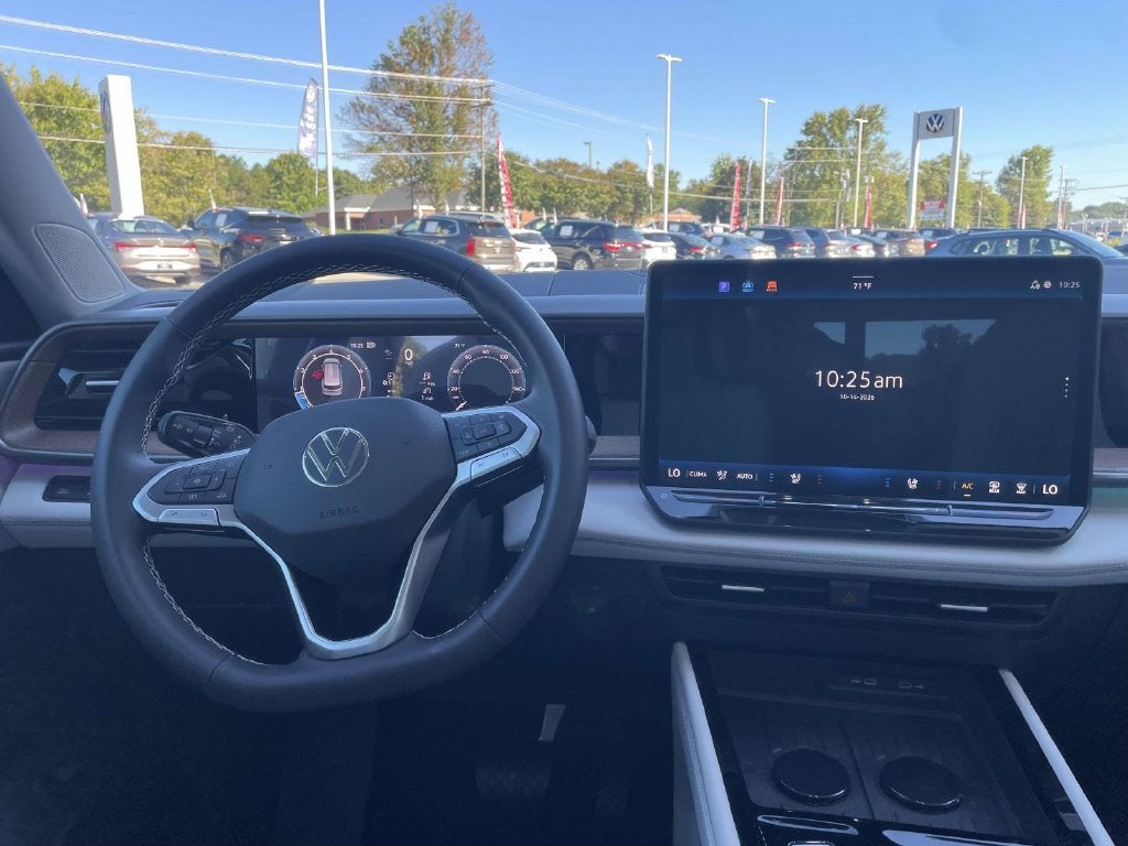 2027 Volkswagen Atlas 2.0T SE w/ Technology