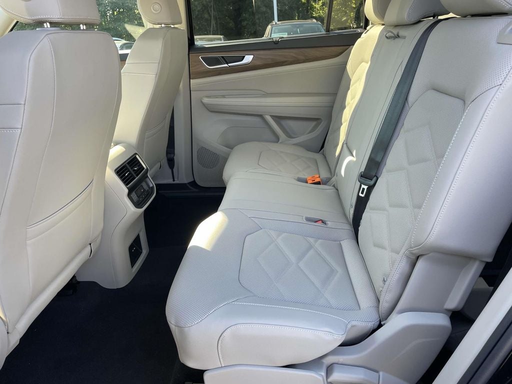 2026 Volkswagen Atlas 2.0T SE w/ Technology