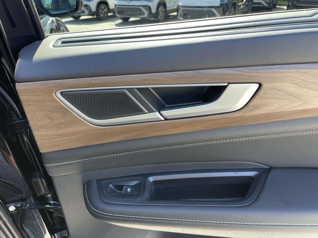 2026 Volkswagen Atlas 2.0T SE w/ Technology