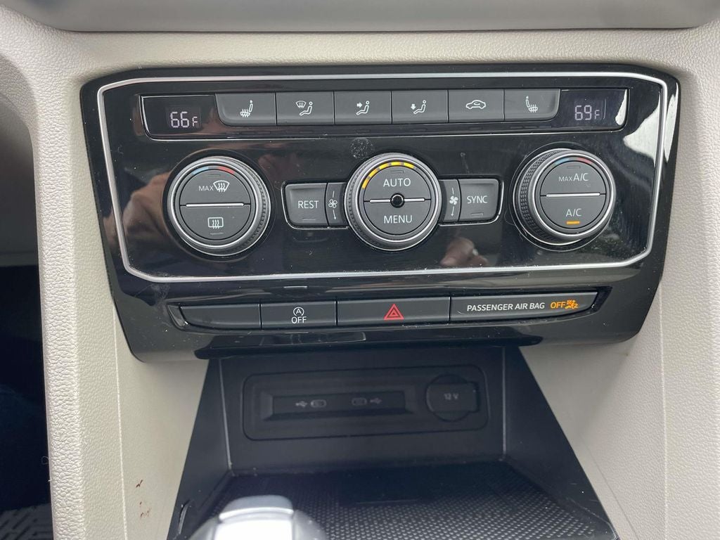 2022 Volkswagen Atlas 3.6L V6 SE w/Technology