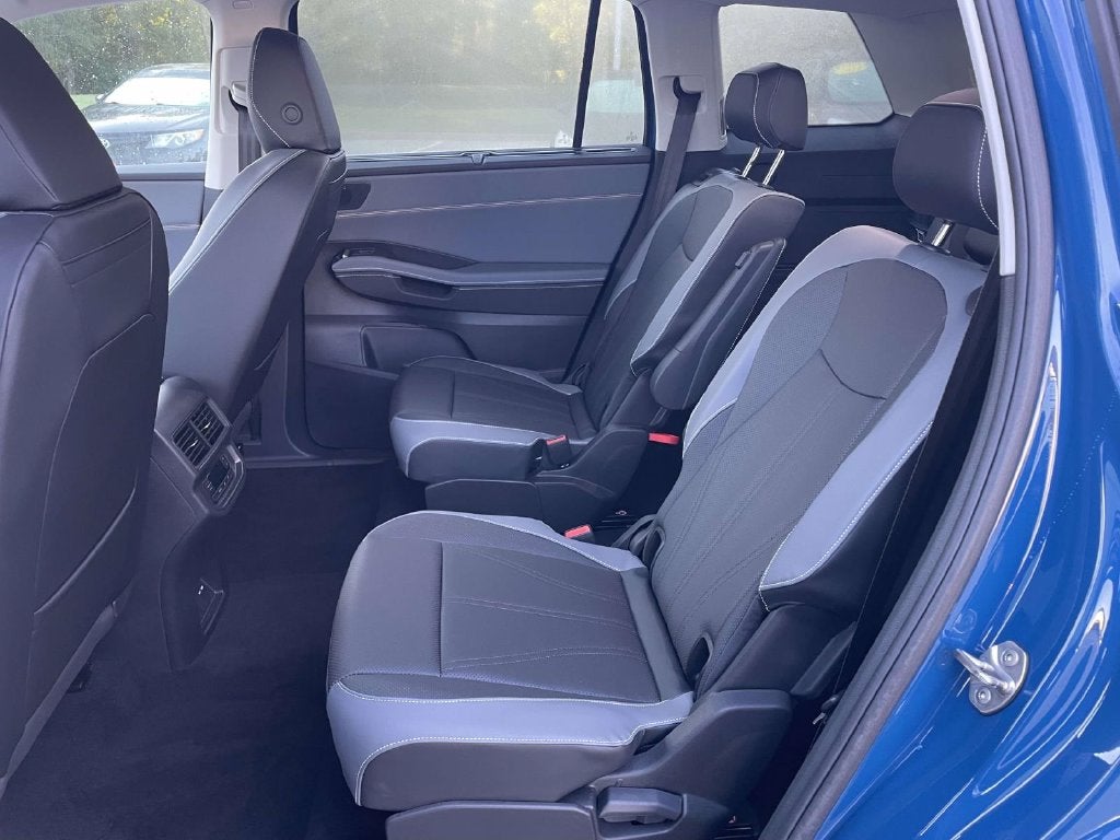 2027 Volkswagen Atlas 2.0T SE w/ Technology