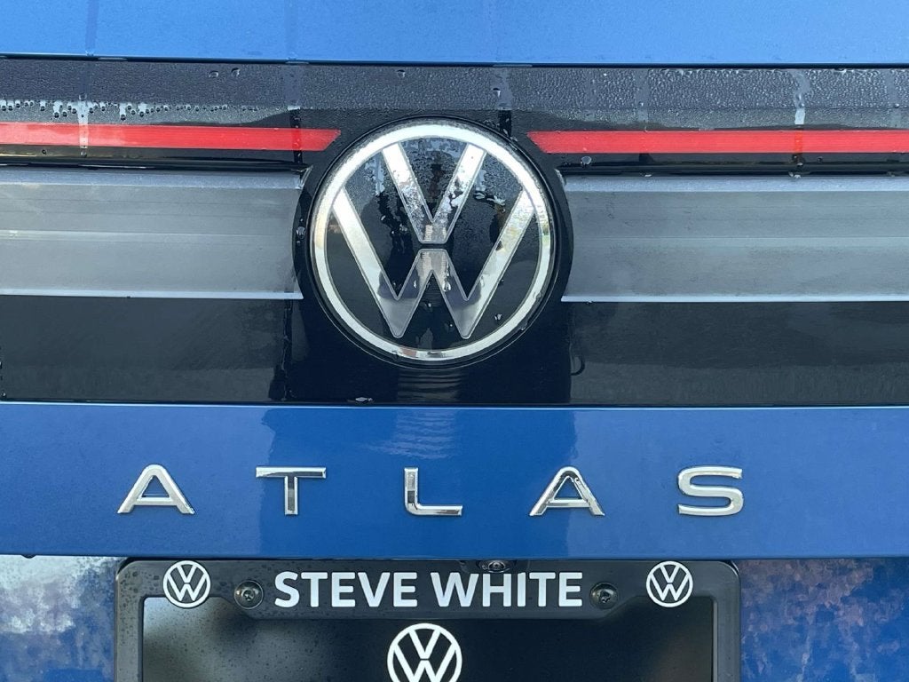 2027 Volkswagen Atlas 2.0T SE w/ Technology