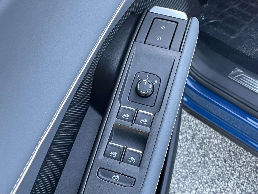 2027 Volkswagen Atlas 2.0T SE w/ Technology
