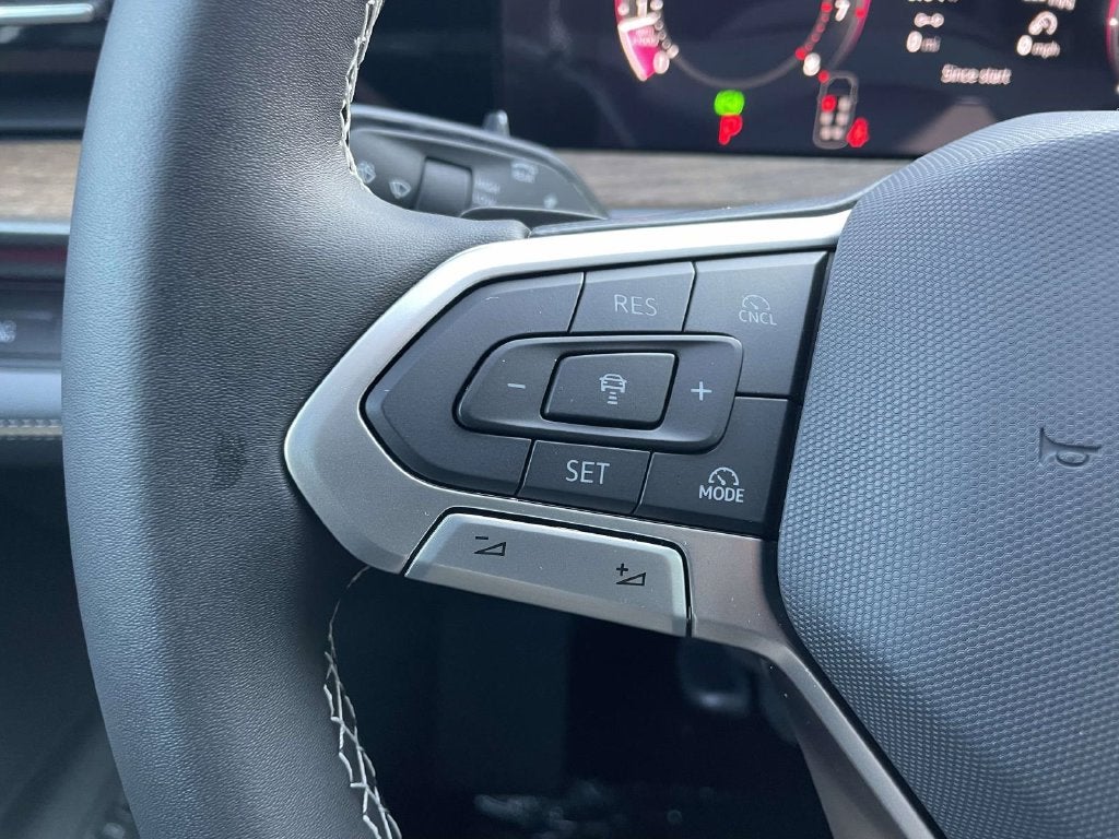 2027 Volkswagen Atlas 2.0T SE w/ Technology