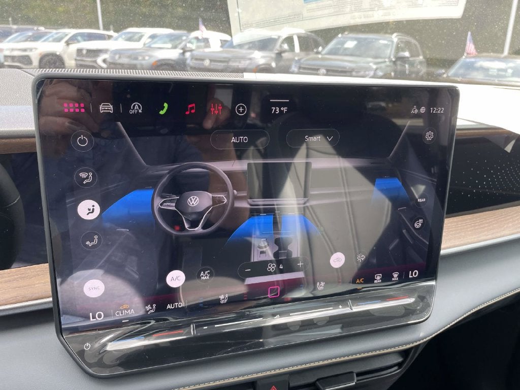 2027 Volkswagen Atlas SE w/Technology